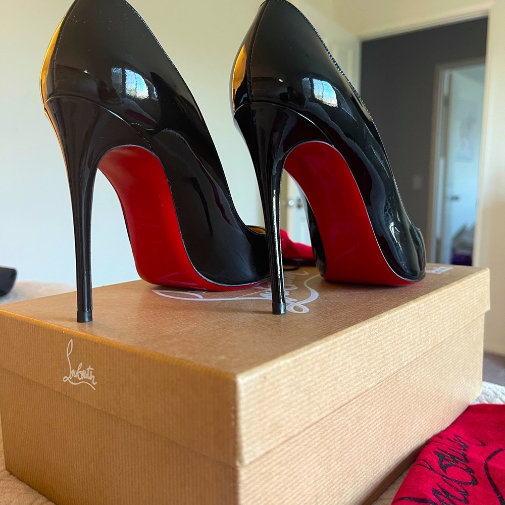 CHRISTIAN LOUBOUTIN